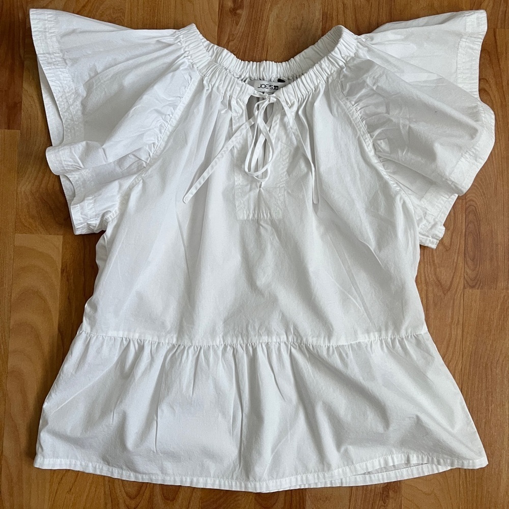 EUC (worn 1x) Joe's Jeans White Cotton Blouse with Flutter Ruffle Sleeves